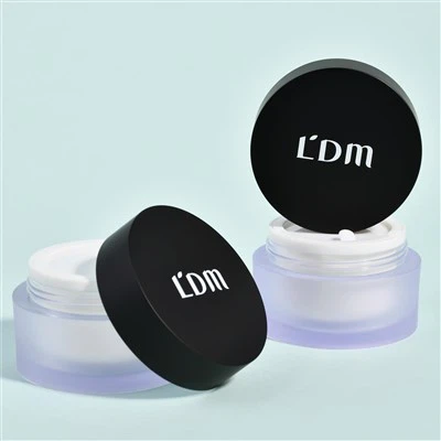 Kozmetični kozarec, ki ga je mogoče reciklirati